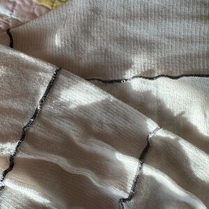 Le Lis Cream Knit Sweater